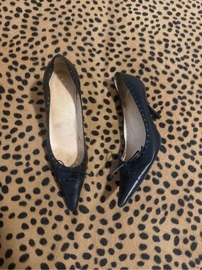 CHANEL Black Leather Pointed Toe Kitten Heel Pumps with Bow